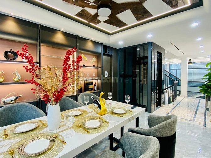Siêu phẩm 4 Lầu THANG MÁY CAO CẤP xe hơi trong nhà Đường Số 3, P8, Q.G
