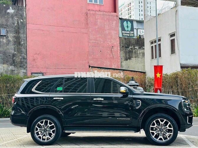Everest 2022 Titanium 2.0L AT 4x2
