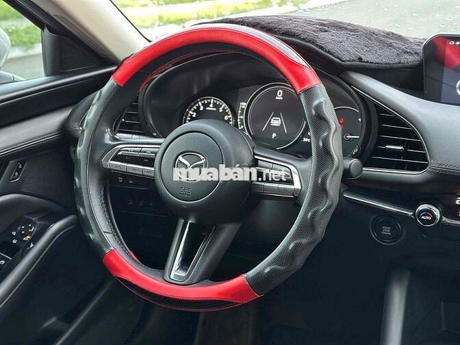 Mazda 3 2022 1.5L Luxury - 50000 km