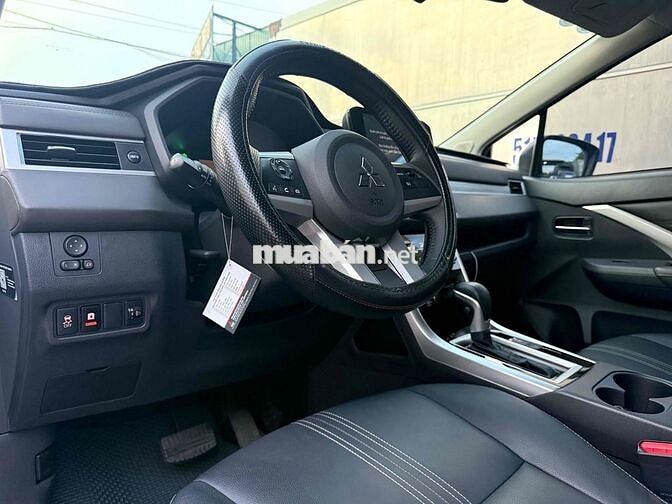 Mitsubishi Xpander 2024 Bạc Premium Siêu Lướt