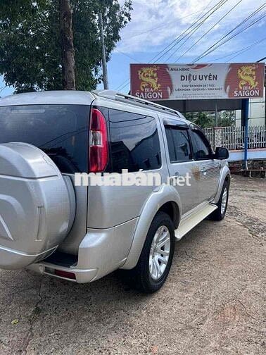Ford Everest 2015 2.5L 4x2 MT