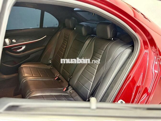 Mercedes Benz E200 Sport Up E300 2019. Odo 6v8 Km