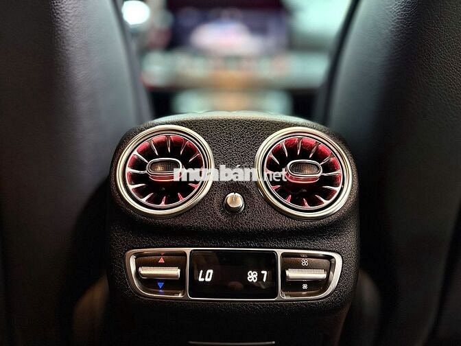 Mercedes Benz E200 Sport Up E300 2019. Odo 6v8 Km