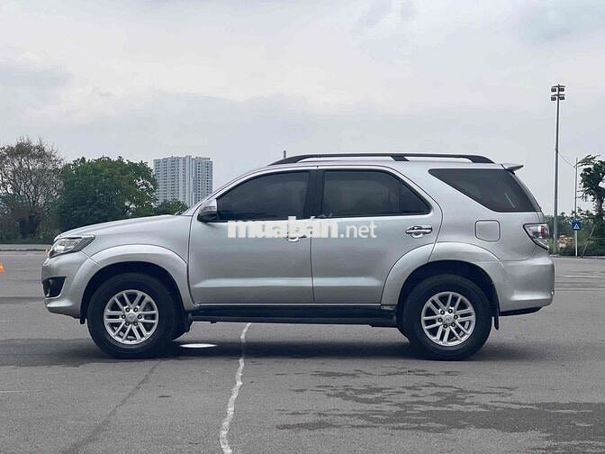 Toyota Fortuner 2014 2.7V 4x4 AT - 130000 km