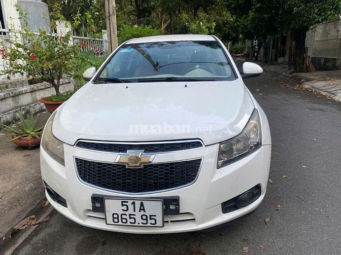 Cần bán xe Chevrolet Cruze 2014 số sàn, màu trắng, 1 đời chủ 195 triệu