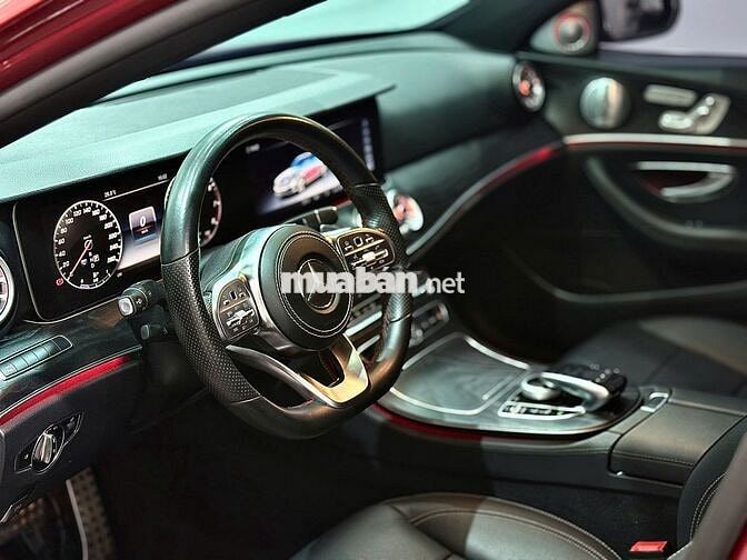 Mercedes Benz E200 Sport Up E300 2019. Odo 6v8 Km