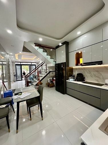 NHÀ RỘNG RÃI, 62,3M2 4PN HOÀ HƯNG, Q.10