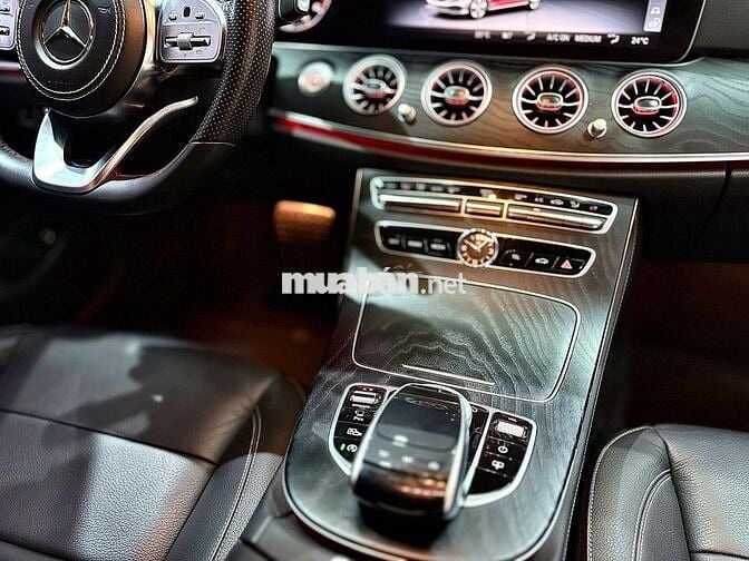 Mercedes Benz E200 Sport Up E300 2019. Odo 6v8 Km