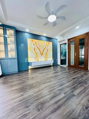 Nhà Đẹp, Mới, Thang Máy, Phố Giáp Bát 33m, 6 tầng, mt 4.3m, giá 8.6 tỷ