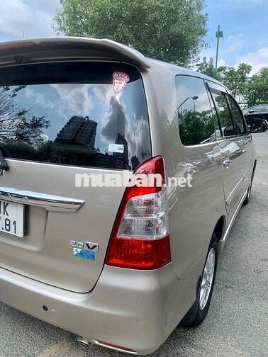 Toyota Innova 2013 bản 2.0V