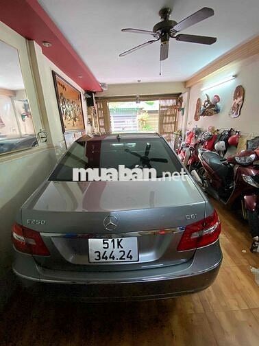 Mercedes E250 loại 4máy kiểu dáng đẹp sang trọng