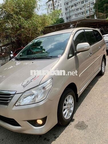 Toyota Innova 2013 bản 2.0V