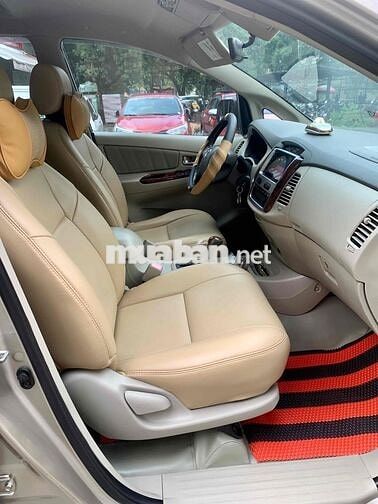 Toyota Innova 2013 bản 2.0V