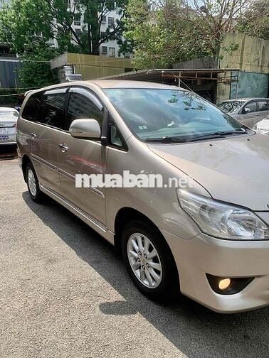 Toyota Innova 2013 bản 2.0V