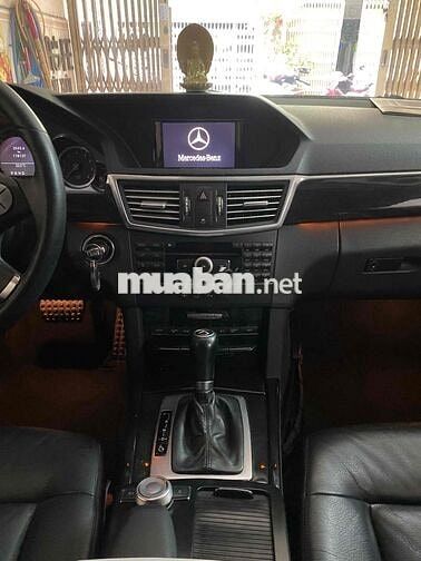 Mercedes E250 loại 4máy kiểu dáng đẹp sang trọng