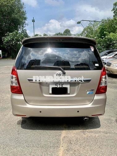 Toyota Innova 2013 bản 2.0V
