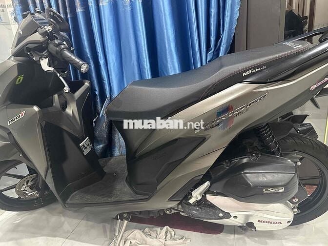 Nhà còn dư chiếc vario 150 ít đi ( chính chủ) Zin