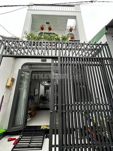 Kẹt tiền bán gấp nhà Thích Quảng Đức. P.5. Phú Nhuận. Giá 2 tỷ 390.
