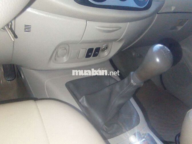 Toyota Innova 2015 2.0E - 108000 km