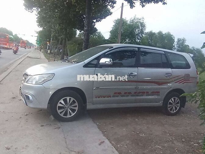Toyota Innova 2015 2.0E - 108000 km