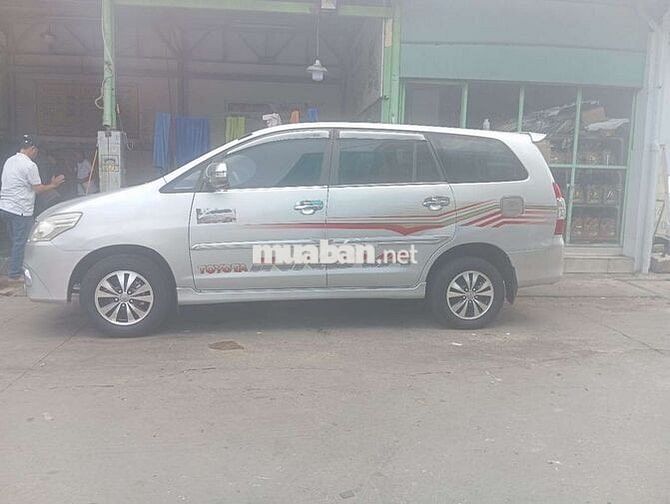 Toyota Innova 2015 2.0E - 108000 km