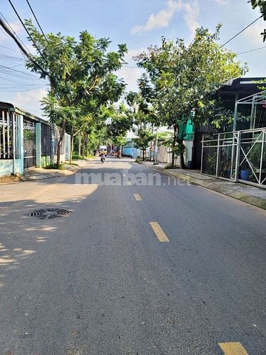 Bán lô đất 132m2 giá 890tr mặt tiền kinh doanh đường Suối Lội-Sổ riêng
