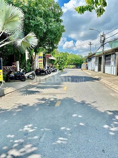 Bán lô đất 132m2 giá 890tr mặt tiền kinh doanh đường Suối Lội-Sổ riêng