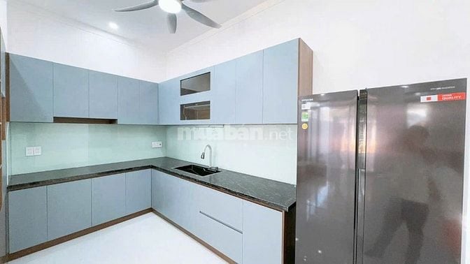 Sang tên nhà gần chợ Bờ Ngựa, Hưng Nhơn, xã Tân Kiên. giá 690TR SHR