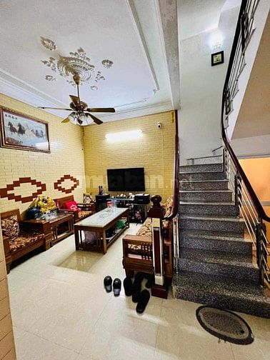 NHÀ XINH TRONG NGÕ – GẦN PHỐ, YÊN TĨNH, TIỆN ĐỦ ĐƯỜNG