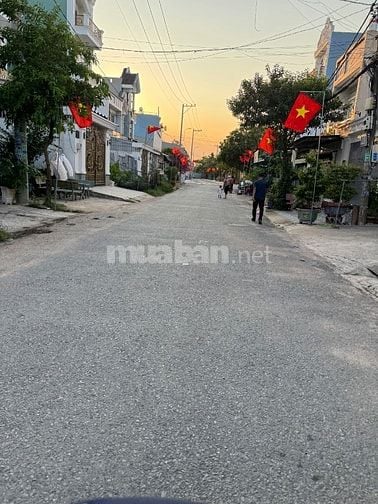 Cần bán gấp nhà phạm văn sáng hóc môn hcm