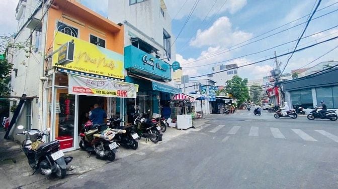 Chính chủ bán nhà mặt tiền Lê Lợi,F4,GV, dt 25m2, trệt, lầu.