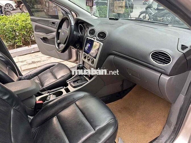 Ford Focus 2011 1.8 AT - 90000 km