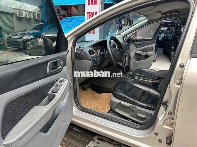 Ford Focus 2011 1.8 AT - 90000 km