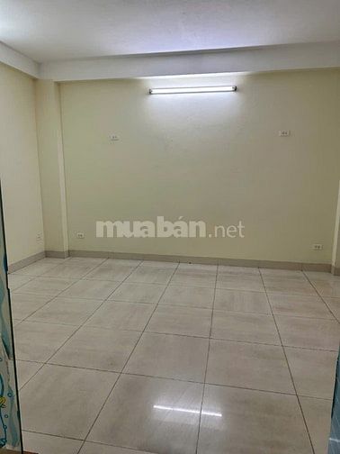 Cho thuê làm văn phòng, nhà mặt phố Khâm Thiên, quận Đống Đa