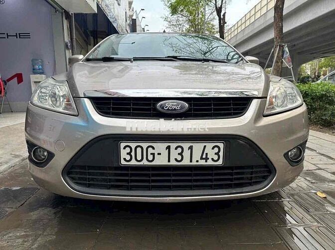 Ford Focus 2011 1.8 AT - 90000 km