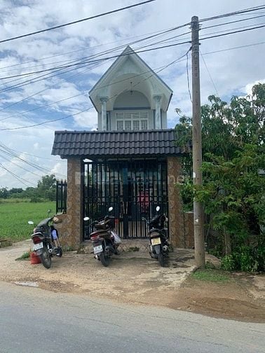 Cần bán nhà nguyên căn 135m² đường nhựa 6m huyện Cần Giuộc, Long An