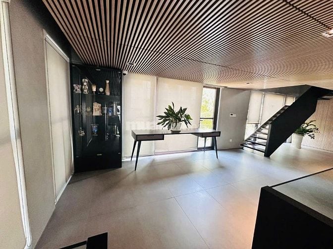 Bán biệt thự Vinhomes Tân Cảng, 275m2 đất, 1 hầm + 4 tầng, 4PN