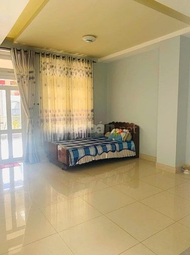 Chuyển công tác cần bán nhà mặt tiền phố