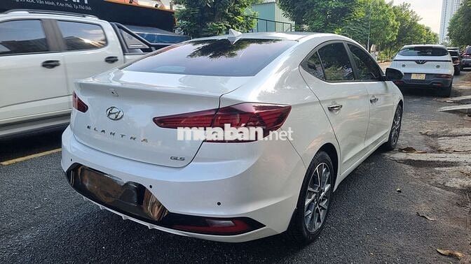Hyundai Elantra 2021 2.0 AT - 6600 km