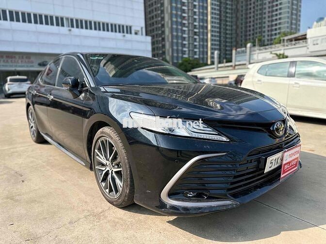 Toyota Camry 2022 2.5 Q - 14100 km xe HÃNG BHANH