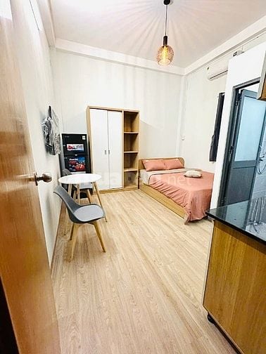 CHO THUÊ CĂN HỘ QUẬN 4 , MẶT TIỀN ĐƯỜNG LỚN ĐẦY ĐỦ TIỆN ÍCH