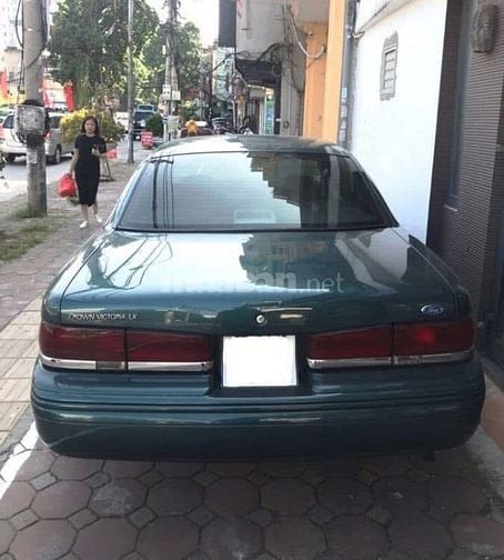 Ford Crown Victoria LX 1995 . Số tự động 
