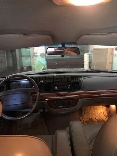 Ford Crown Victoria LX 1995 . Số tự động 