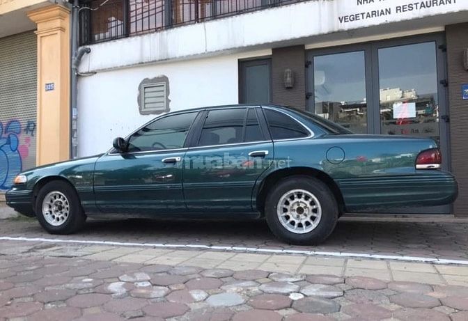Ford Crown Victoria LX 1995 . Số tự động 