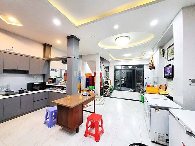 Căn nhà mơ ước trung tâm Q7, ngang 6m, 67 m2, chỉ 8.3 tỷ.