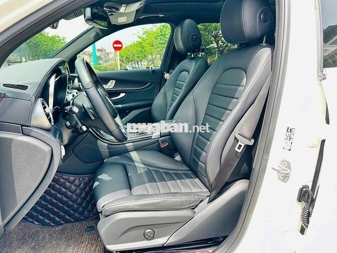 Mercedes Benz GLC Class 2018 300 4MATIC AT - 52000