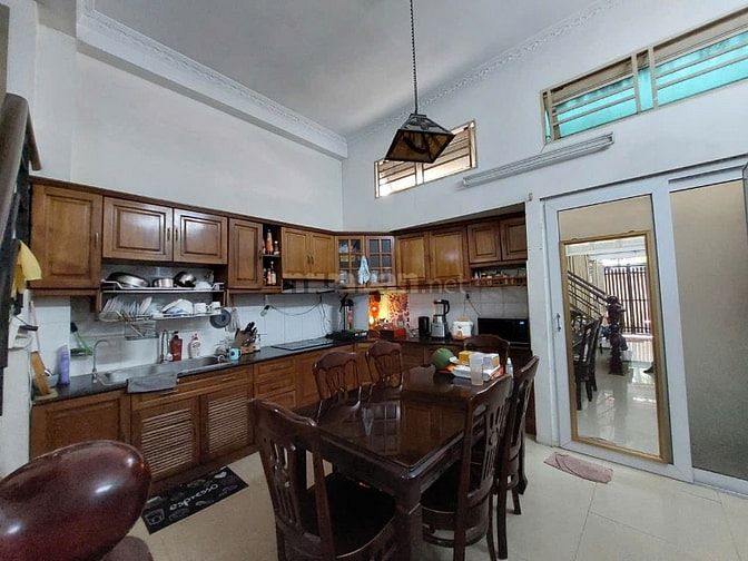 Bán nhà 3 tầng Út Tịch sát mặt tiền, Hẻm xe hơi 68m2 nhỉnh 11 tỷ