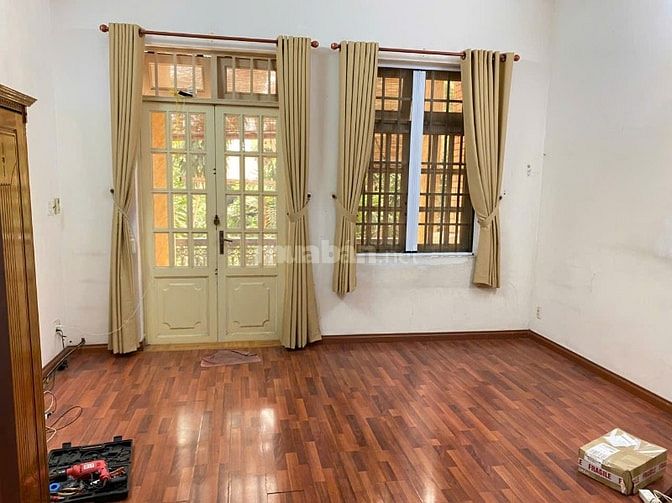 Bán nhà 3 tầng Út Tịch sát mặt tiền, Hẻm xe hơi 68m2 nhỉnh 11 tỷ
