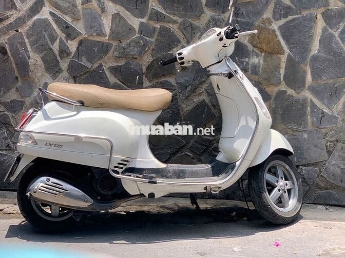 Xe tay ga Vespa LX125 trắng (cũ)