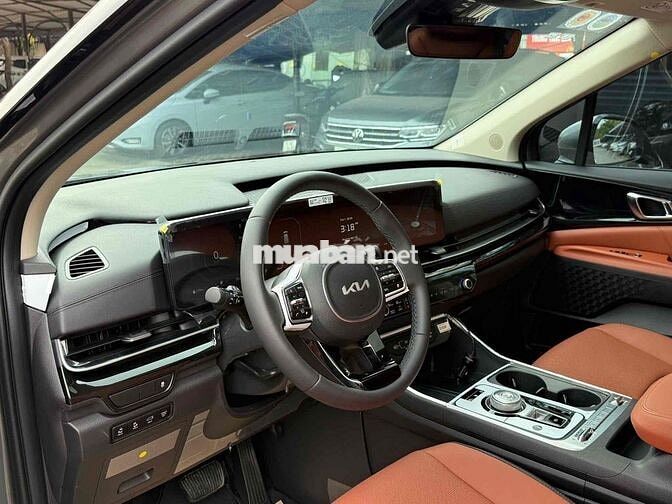 Kia Carnival 2024 2.2D Signature  - 1700 km